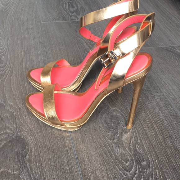BCBG Maxazria gold strappy heels size 5.5 - Picture 4 of 5